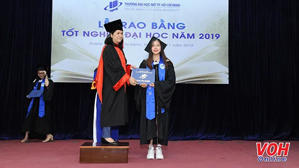 Trường Đại học Mở TPHCM vinh danh 21 thủ khoa tốt nghiệp đại học chính quy 2019