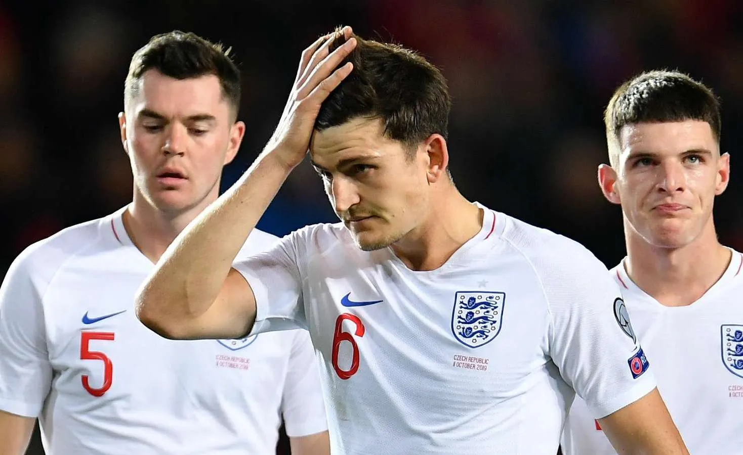 2 trụ cột ĐT Anh nhận cảnh báo gay gắt từ tiền bối