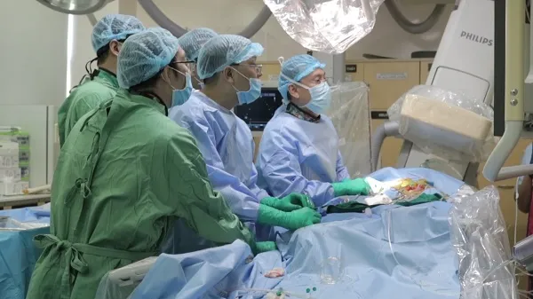 Chứng nhận trung tâm độc lập thực hiện thủ thuật thay van động mạch chủ qua da