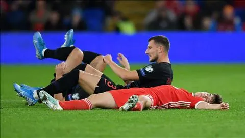 Tin bóng đá 14/10: ĐT xứ Wales bị chỉ trích sau chấn thương của Daniel James