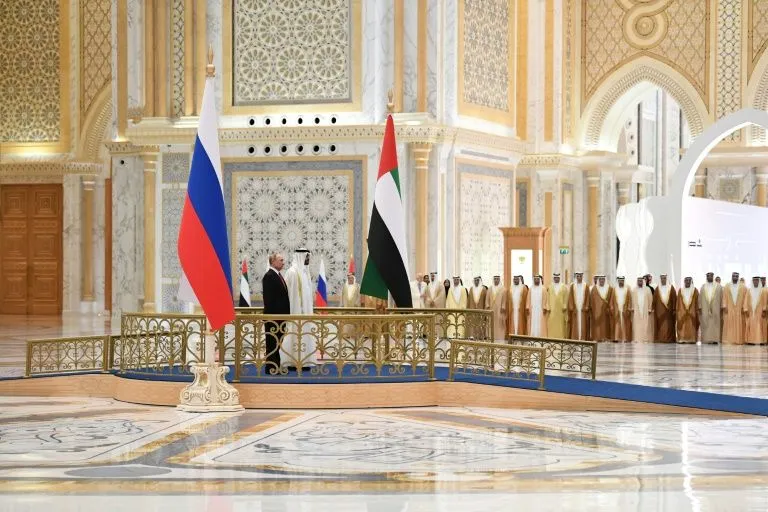 Tổng thống Nga Putin đến UAE để tìm kiếm nguồn đầu tư 1,3 tỷ USD