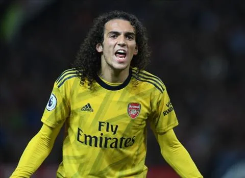 Tin bóng đá 16/10: Lacazette lên tiếng khen ngợi Guendouzi