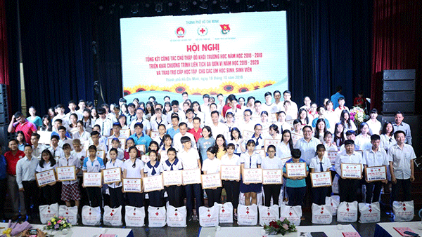 Trên 43 tỷ đồng cho các hoạt động xã hội nhân đạo khối trường học năm học 2018-2019