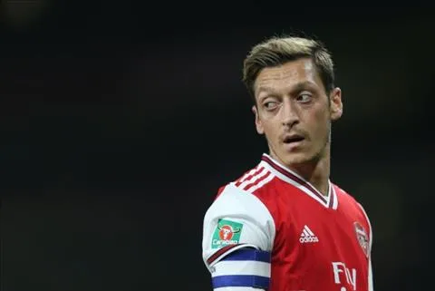 Tin thể thao 18/10: Ozil lên tiếng về mối quan hệ với HLV Emery