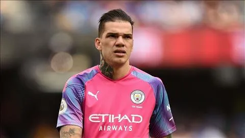 Tin tức Man City 20/10: Fernandinho hết lời khen ngợi Ederson