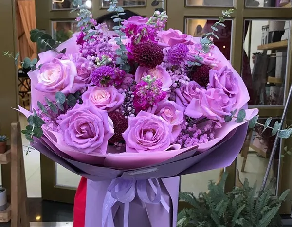 Thị trường hoa tươi 20/10: Nhộn nhịp