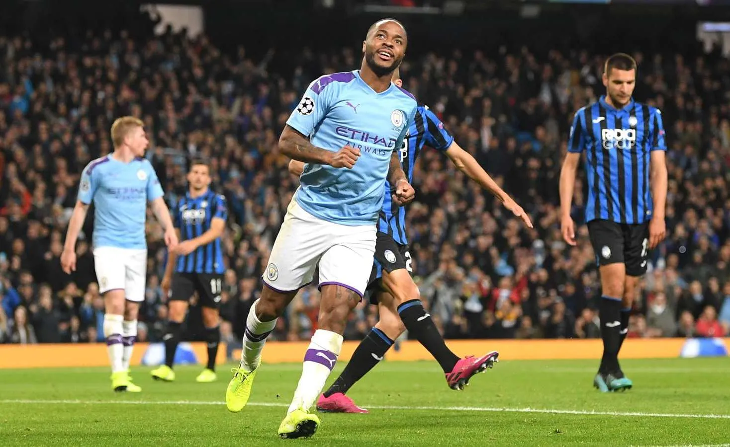 Ferdinand: ‘Sterling là 1 trong 5 cầu thủ hàng đầu thế giới’