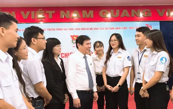 Tuổi trẻ cần nuôi dưỡng khát vọng phát triển