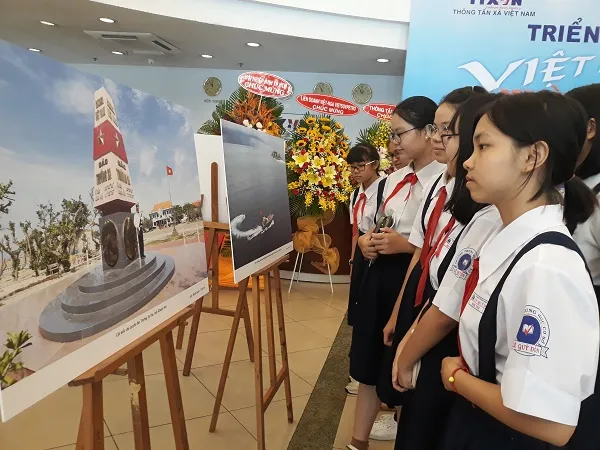Triển lãm ảnh “Việt Nam-nhìn từ biển”