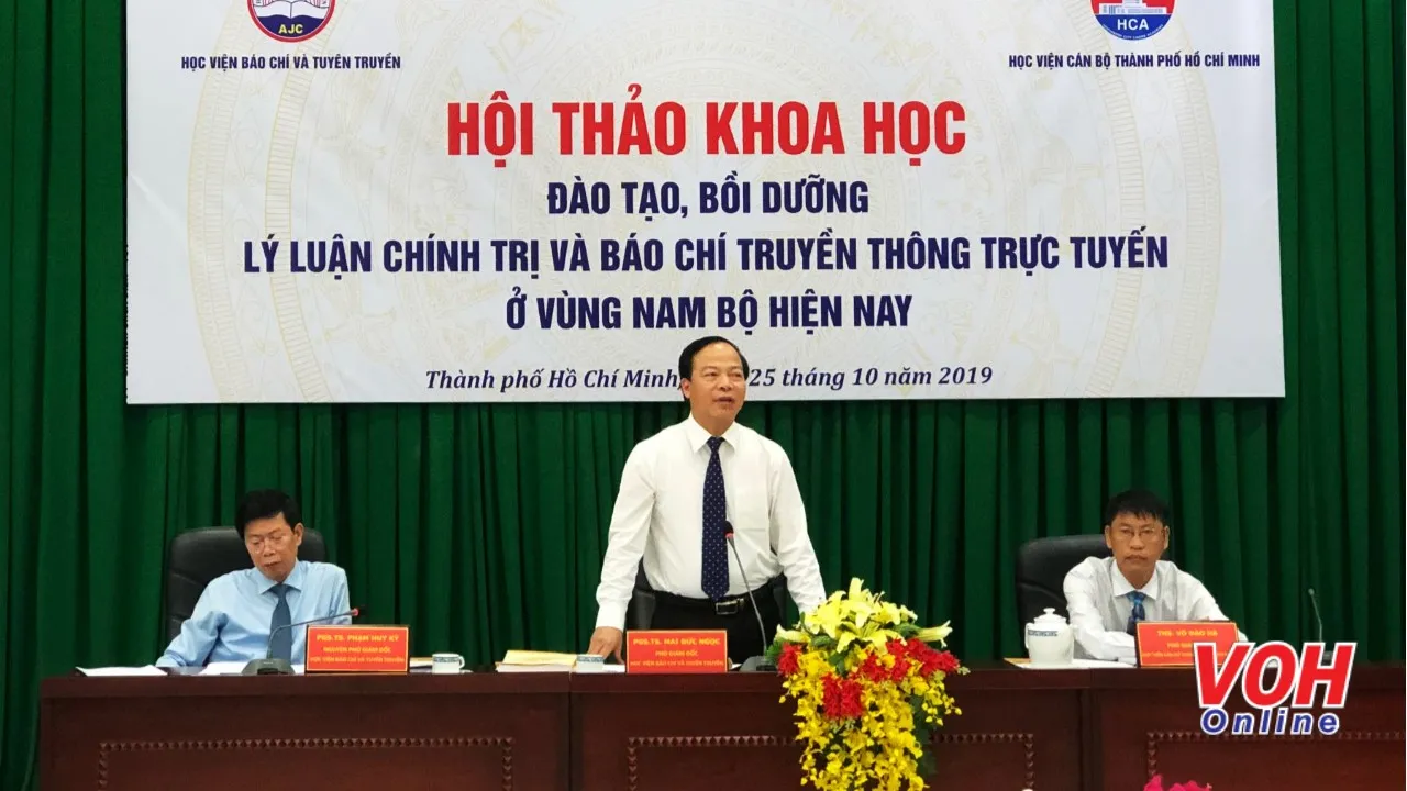 Tiến tới giảng dạy lý luận chính trị và báo chí truyền thông bằng hình thức trực tuyến