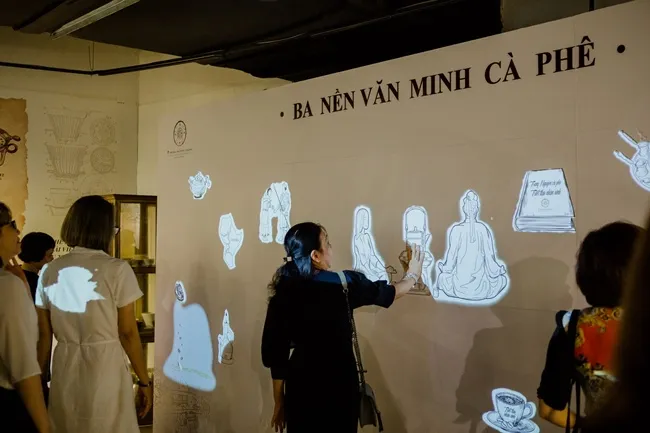 ‘Nghệ thuật thưởng lãm cà phê’ bằng công nghệ số