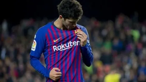 Barca sẵn sàng cho mượn Carles Alena