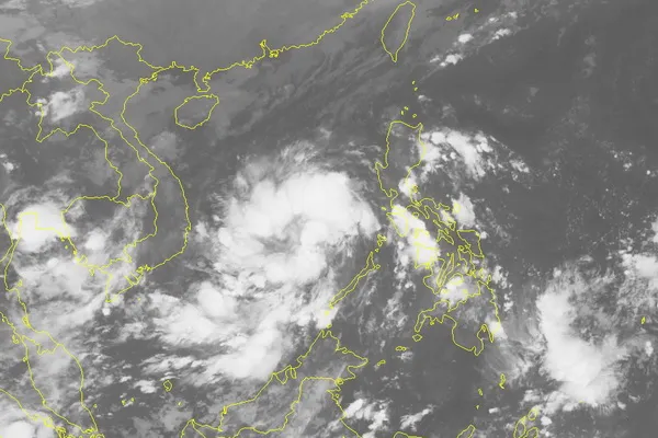 Áp thấp nhiệt đới mỗi giờ đi được khoảng 15km và có khả năng mạnh lên thành bão