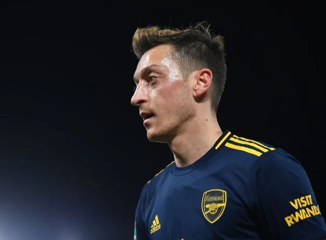 Mesut Ozil nói gì sau thất bại trước Liverpool?