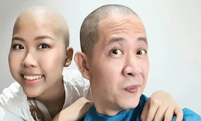 Con gái đạo diễn Những ngọn nến trong đêm qua đời ở tuổi 20