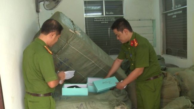 Tạm giữ để xác minh 8 tấn hàng lậu Trung Quốc vận chuyển bằng đường sắt