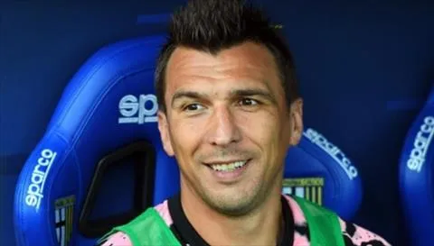 Tottenham và West Ham muốn mua Mario Mandzukic