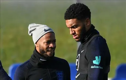 Tin bóng đá 14/11: Sau án phạt, HLV ĐT Anh bất ngờ khen ngợi Sterling