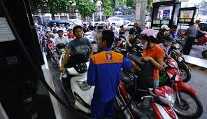 Giá xăng dầu hôm nay 15/11: Xăng dầu trong nước có thể tăng 300-500 đồng/lít