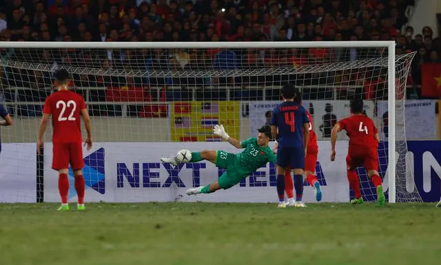Tiếc nuối khi cầm hòa Thái Lan 0 - 0, Việt Nam vững ngôi đầu bảng