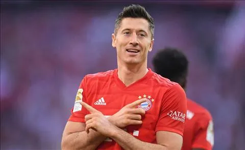 Bất chấp Bayern Munich còn nhiều bất ổn, Robert Lewandowski vẫn chơi hết mình