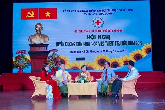 Tuyên dương 73 gương điển hình “Hoa việc thiện” năm 2019