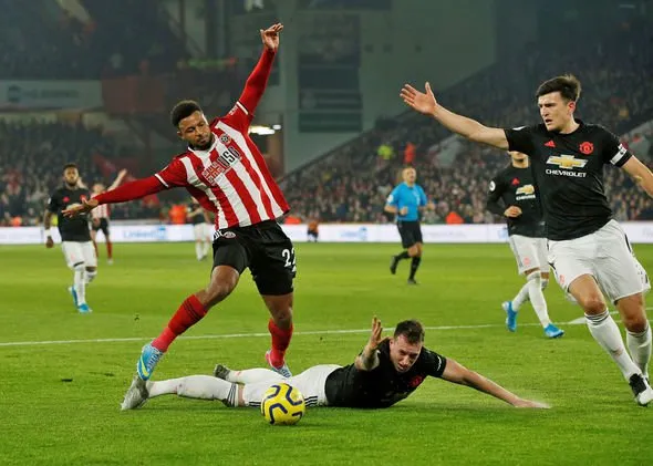 Tin tức MU 25/11: Phil Jones bị NHM lên án sau trận hòa Sheffield