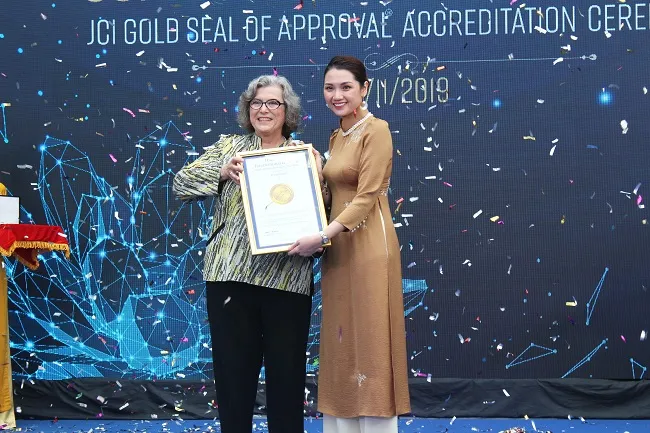 Bệnh viện sản-nhi đầu tiên Việt Nam đạt chứng nhận con dấu vàng chất lượng JCI về an toàn người bệnh