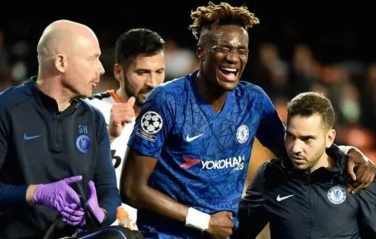 Chủ công Chelsea nói gì sau khi rời sân trong đau khổ?