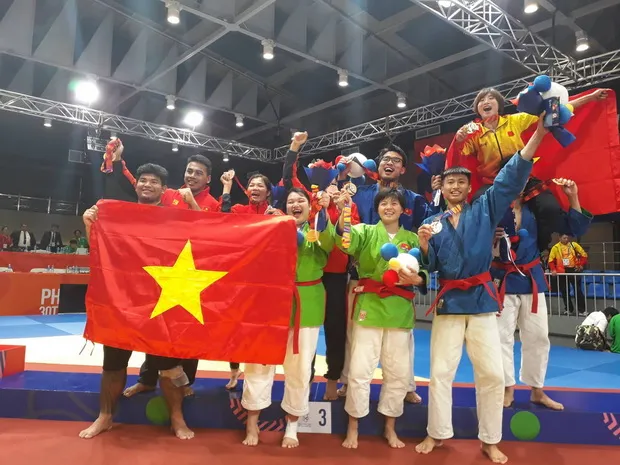 SEA Games 30: Ngày thi đấu thứ 2 - Việt Nam tiếp tục giữ vị trí thứ 2 trên bảng tổng sắp
