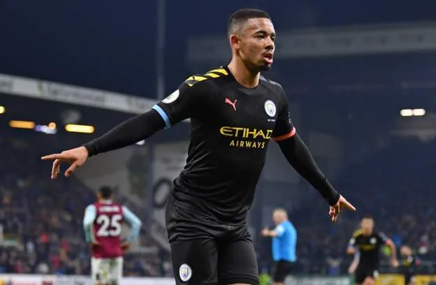 Thắng đậm Burnley, Guardiola tung hô sao đóng thế Man City