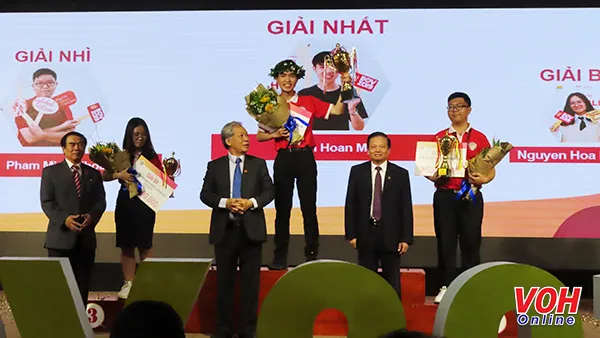 Cuộc thi Hành trình tìm kiếm các Kỷ lục gia tiếng Anh tại Việt Nam