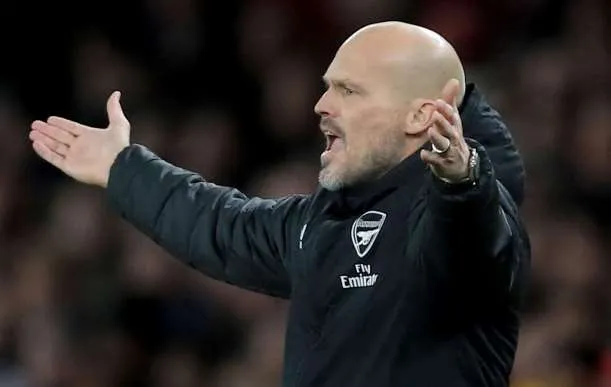 Cố nhân khuyên Arsenal gạt tình cảm sa thải Ljungberg