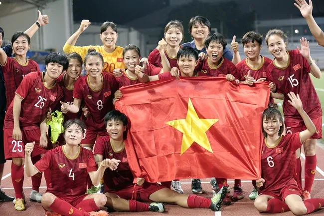 Đội tuyển bóng đá nữ Việt Nam nhận mưa tiền thưởng sau khi giành HC vàng SEA Games 30