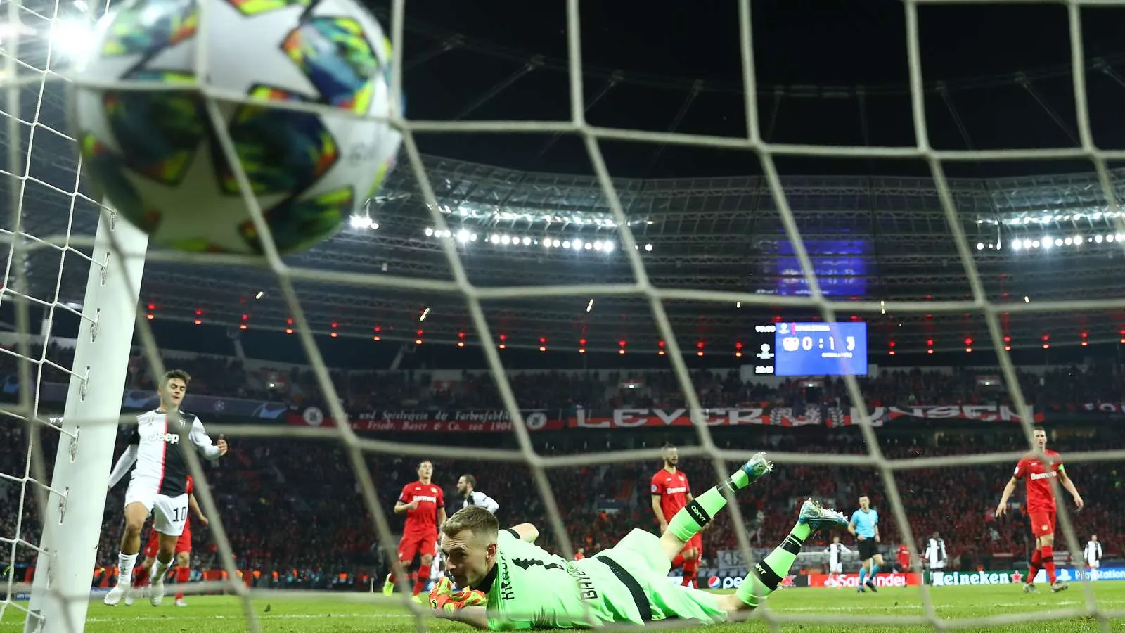 Vòng bảng Champions League lập kỷ lục ấn tượng