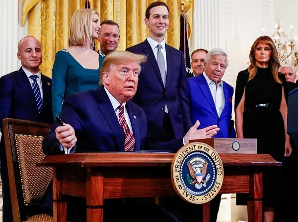 Tổng thống Trump ký sắc lệnh chống chủ nghĩa bài Do Thái trong trường học