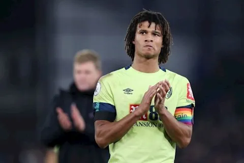 HLV Lampard bất ngờ khen ngợi Nathan Ake