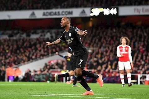 Mesut Ozil bị lên án sau trận thua Man City