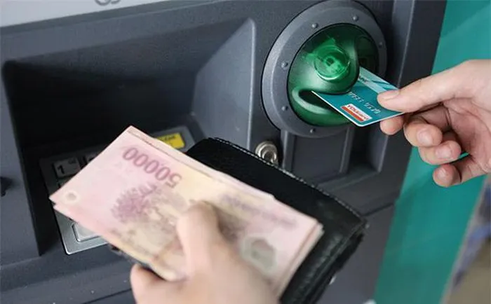 Từ 1/1/2021: Người lao động được ủy quyền cho người khác nhận lương