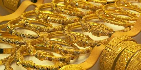 Dầu tăng, vàng ở ngưỡng an toàn, chứng khoán giằng co