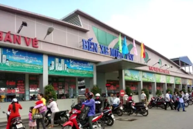 Bến xe miền Tây hỗ trợ vé cho hành khách có hoàn cảnh quá khó khăn