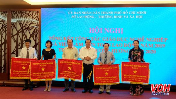 TPHCM tuyên dương hơn 100 lao động giỏi và sáng tạo năm 2019