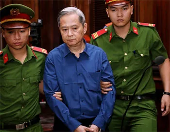 Ngày thứ 2 phiên tòa xét xử nguyên Phó Chủ tịch UBND TP Nguyễn Hữu Tín và các đồng phạm