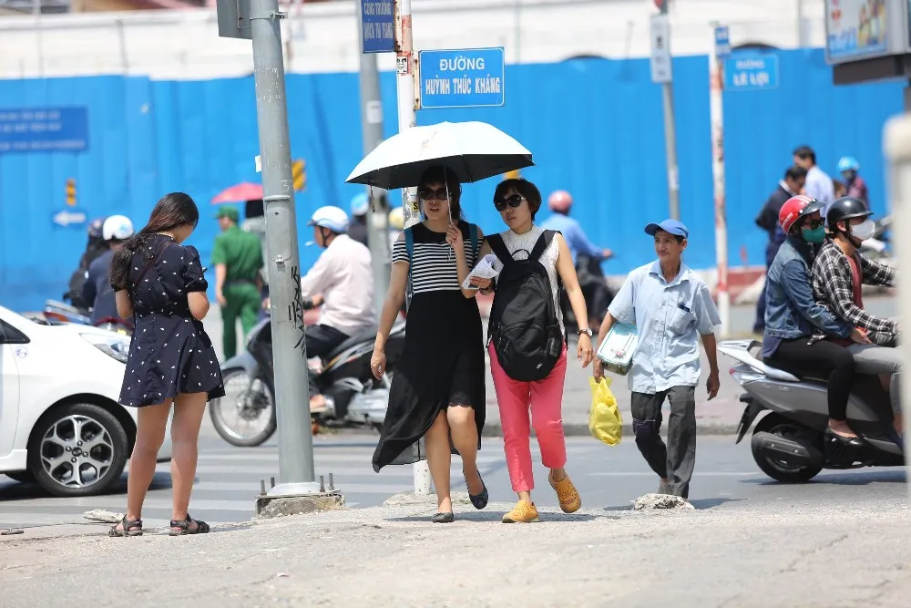 Dự báo thời tiết TPHCM 3 ngày tới (31/12/2019 - 2/1/2020): Ngày nắng nóng, có sương mờ