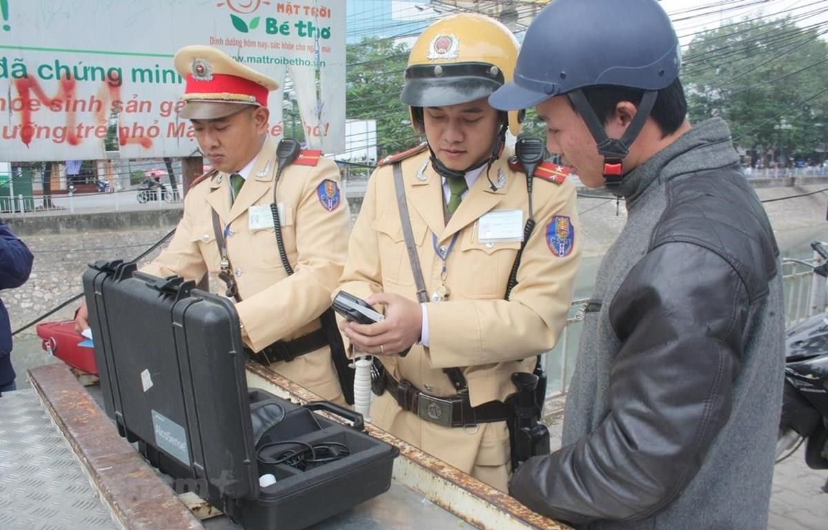 Sau giao thừa tối nay, vi phạm nồng độ cồn khi điều khiển phương tiện giao thông bị phạt bao nhiêu?