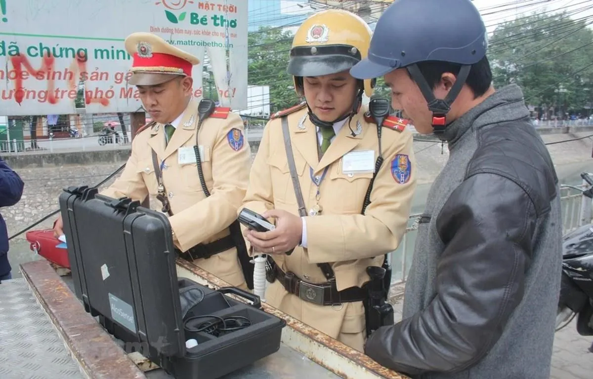 Sau giao thừa tối nay, vi phạm nồng độ cồn khi điều khiển phương tiện giao thông bị phạt bao nhiêu?