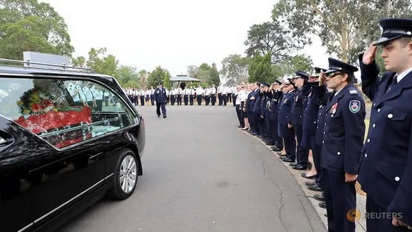 Cậu bé 19 tháng tuổi nhận huy chương cao cấp thay cha