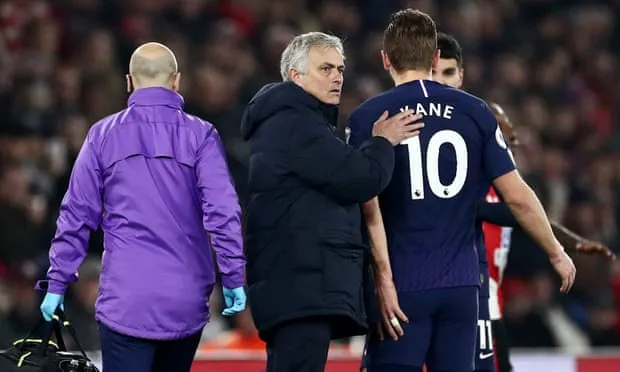 Tottenham mất Harry Kane trong 2 tháng