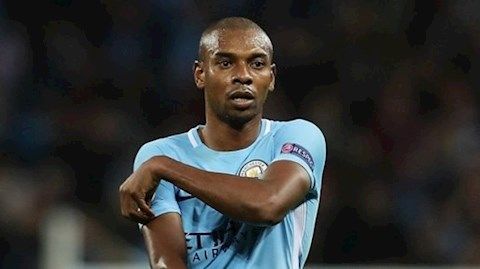 HLV Pep Guardiola lên tiếng về tương lai tiền vệ Fernandinho