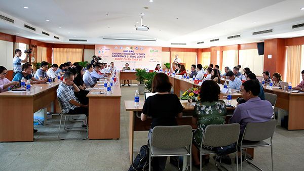 Đi bộ từ thiện Lawrence S.Ting ủng hộ quỹ vì người nghèo
